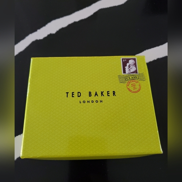 NIB- Ted Baker brown leather billfold, wallet. BRAND NEW - Picture 6 of 6
